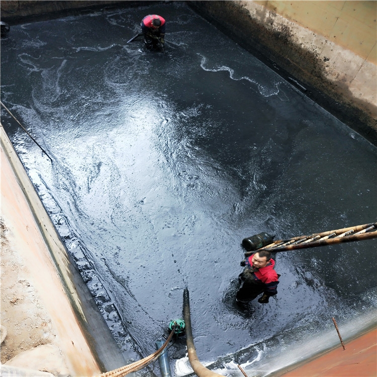 岫岩废水池清理